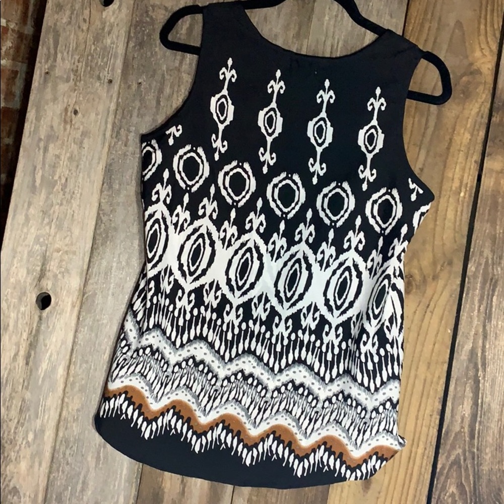 Pattern & Multicolor Top! - Picture 3 of 4